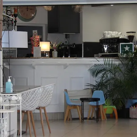 Hotel Logis Restaurant Le Jardin Delice